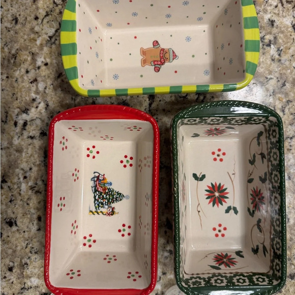 Temptations Set of 3 Holiday Mini Loaf Pans with Lids
No chips or cracks - Picture 2 of 4